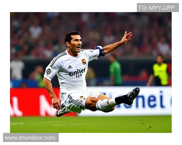 足球明星飞腿背后的传奇故事与他在绿茵场上的辉煌成就解析